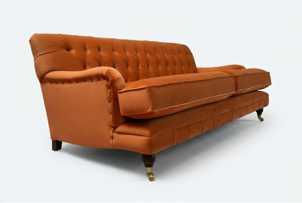 Sofa Chesterfield à trois places résistant et de haute qualité.
