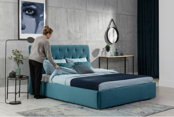 Lit double de luxe design avec coussins 180x200 cm chambre d'hôtel en velours neuf.