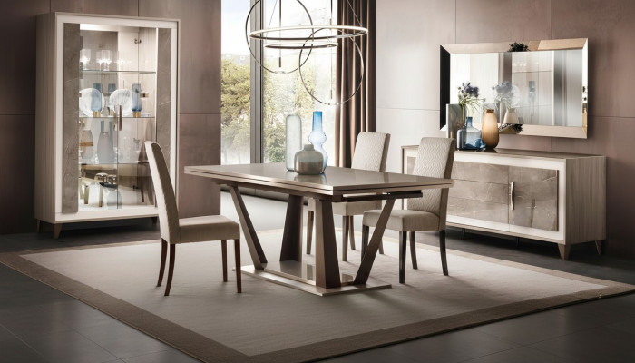 Table à manger de design classique style italien Meubles Tables Marron clair