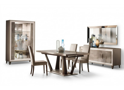 Table à manger de design classique style italien Meubles Tables Marron clair