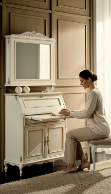 Armoire de luxe en design, secrétaire, bahut, commode, bureau, table italienne