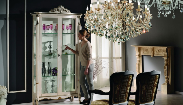 Mobilier design en bois classique ou baroque - Vitrine de luxe Armoire Étagère Mobilier italien neuf