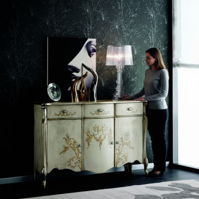 Meuble de style baroque en bois italien, commode et bahut de luxe.