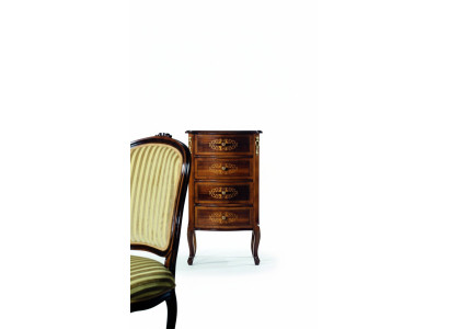 Meuble TV de luxe en bois de style italien, commode marron de style baroque de la période antique.