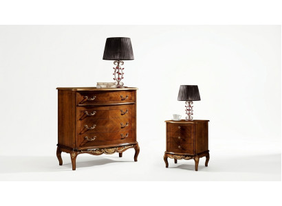 Meuble à tiroirs de grande qualité en bois brun avec 4 tiroirs armoire de style italien de luxe.