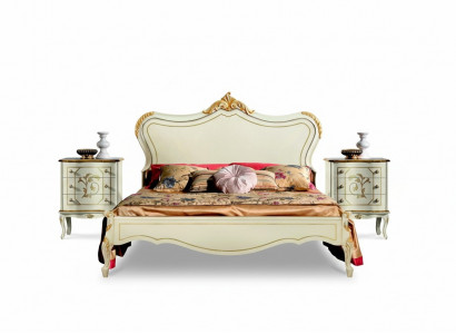 Lit de luxe 160x195cm avec tête de lit en bois et 2 tables de chevet. Nouveaux meubles italiens