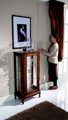 Meuble de design italien brun Vitrine en bois armoires de luxe classiques Buffet
