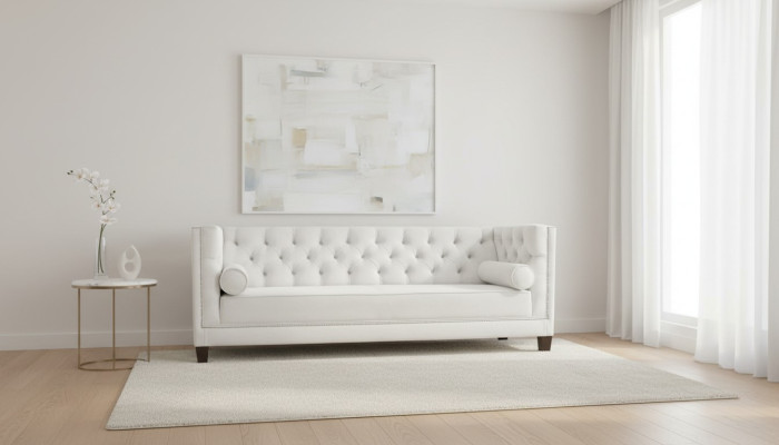 Un canapé blanc en tissu à trois places pour le salon, avec des canapés en tissu ou en cuir et un canapé Chesterfield.