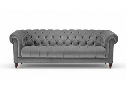 Trois canapés de salon en tissu gris à trois places design Chesterfield en tissu.