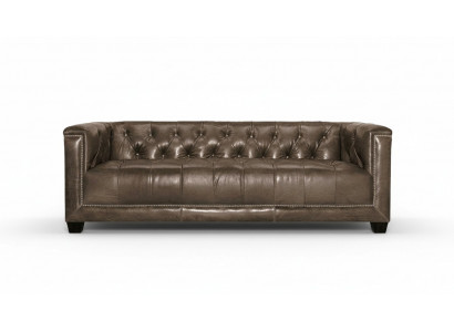 Trois canapés design Chesterfield en cuir marron trois places pour salon moderne, neufs.