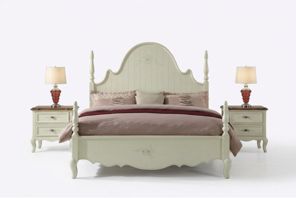 Ensemble de chambre blanc distinctif dans le style classique.