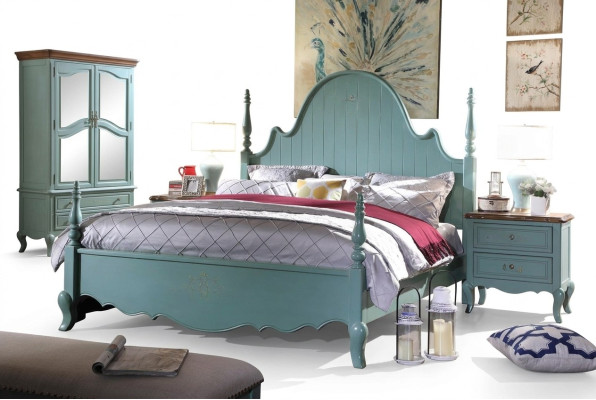 Suite de meubles pour chambre bleue douce en bois massif de style maison de campagne.