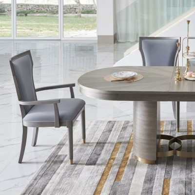 Ensemble de 4 chaises design pour salle à manger. Siège rembourré. Ensemble complet de chaises assorties.