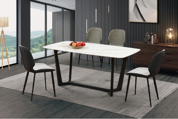 Table en acier inoxydable de luxe avec un aspect marbré en imitation de pierre, table de salle à manger décorative.