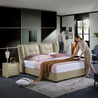 Chambre classique lit beige Textile Sommiers en cuir double capitonné 180x200cm.