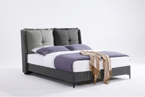 La conception des revêtements de lit. Lits doubles de luxe pour hôtel, chambre de nuit de mariage en cuir.