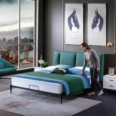 Design de lit vert double de luxe pour un mariage moderne dans un cadre d'hôtel.