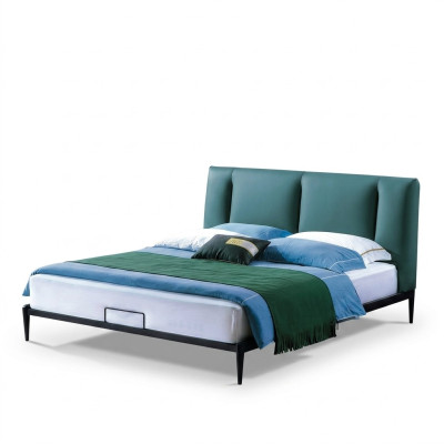 Design de lit vert double de luxe pour un mariage moderne dans un cadre d'hôtel.