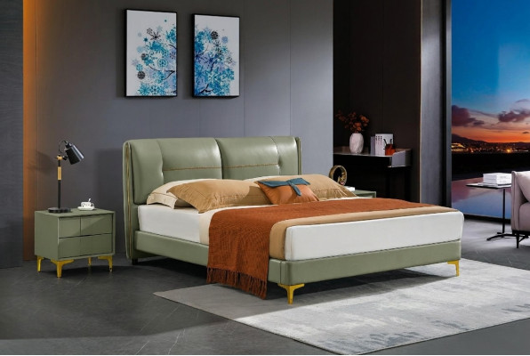 Conception de literie avec rembourrage en cuir pour lit double de luxe dans une chambre d'hôtel.