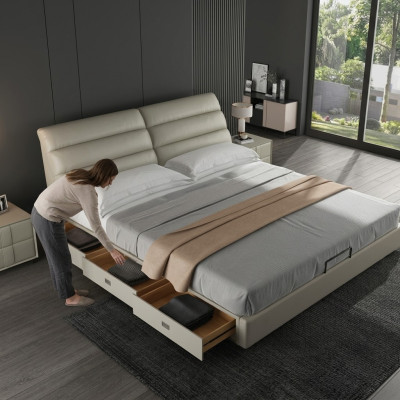 Lit double luxueux design classique avec rembourrage pour chambre d'hôtel.