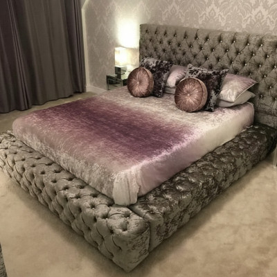 Lit double Chesterfield 180x200 en tissu rembourré Cadre de lit de luxe Design