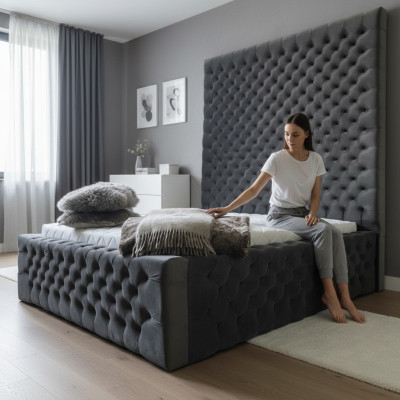 Lit Chesterfield design moderne dans un style de luxe moderne avec une haute tête de lit.