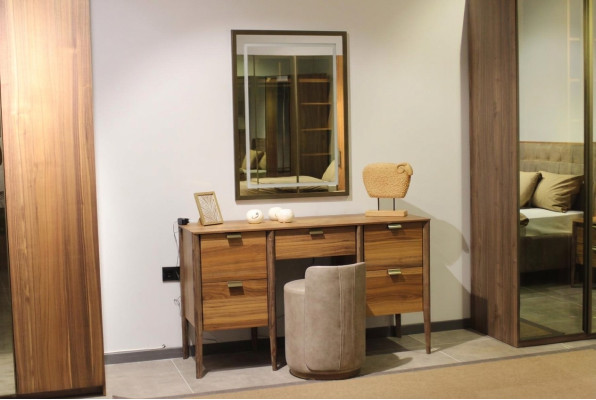 Conception de meubles de luxe Coiffeuse avec miroir Tabouret nouvelle chambre nouvelle