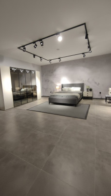 Ensemble de chambre à coucher de designer Lit 2x Tables de chevet Armoire neuf et luxueux