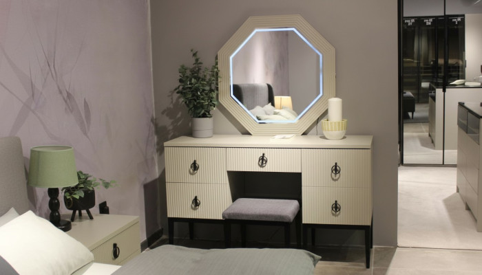 Exclusif r Table de maquillage designer avec miroir Fonctionnel et Luxueux nouveau