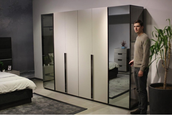 Armoire avec miroir Concepteur de garde-robe Chambre Mobilier de luxe en bois neuf