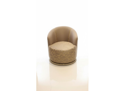 Fauteuil relax moderne de luxe pour la télévision, garni de tissu de club, design pour un hôtel.