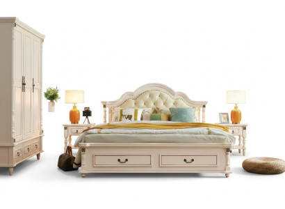 Lit double Chesterfield et 2 tables de chevet sur pieds tournés