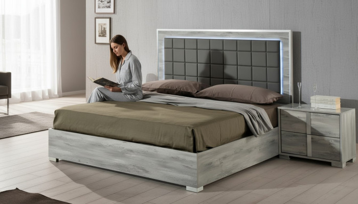 Lit double de luxe en bois tapissé gris au design moderne