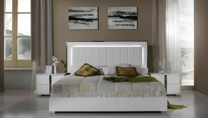 Lit en bois avec tables de nuit modernes 3 pièces