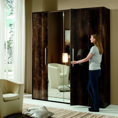 Armoire de luxe en bois avec miroir pour chambre