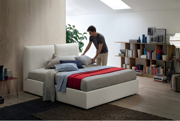 Lits doubles rembourrés en bois, lit de luxe avec textile italien pour chambre à coucher
