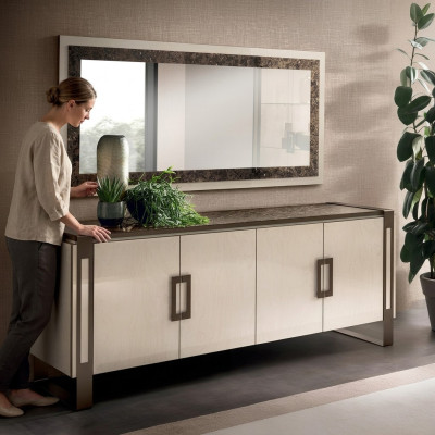 Élégante console en bois avec miroir, buffet, armoire en deux parties. Table console