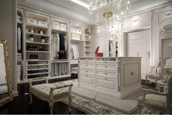 Dressing de luxe classique sur mesure avec portant intégré.