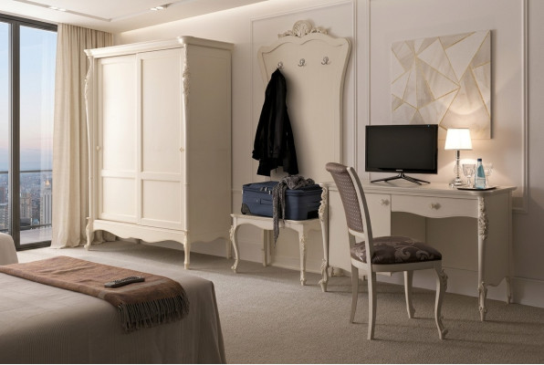Ensemble complet de chambre classique tabouret bureau armoire 5 pièces.