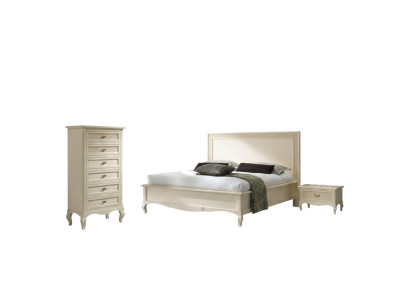 Groupe de lits de luxe classiques en bois, ensemble de chambre à coucher 4 pièces avec lit et table de chevet.
