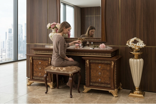 Coiffeuse à la baroque de style antique, tables consoles, tableaux de coiffeuse
