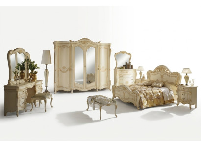 Incomparable Classic s 10-piece Italian Bedroom Set Incomparable Classiques Ensemble de chambre à coucher italienne de 10 pièces