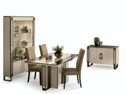 Ensemble de salle à manger 3 pièces. Vitrine de table à manger Commode de salle à manger moderne en italien.
