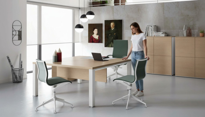 Möbel im Büro Konferenztisch Schreibtisch für Büro Laptop-Tisch Konferenztisch Tisch Tische