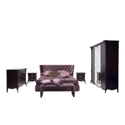 Design de literie de luxe pour lit double d'hôtel en violet de luxe.