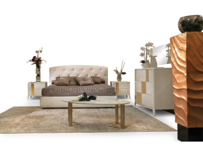 Mobilier de style italien 4 pièces. Ensemble Lit + 2x Table de chevet + Commode Chambre