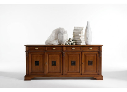 Commode luxueuse avec 4 portes et 4 tiroirs de couleur marron.