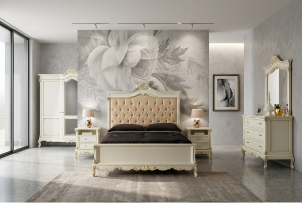 Ensemble de 5 pièces de mobilier de style baroque italien pour chambre à coucher : lit, buffet, tables de chevet.