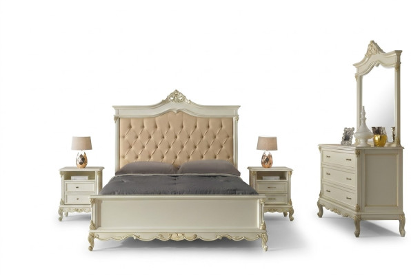 Ensemble de 5 pièces de mobilier de style baroque italien pour chambre à coucher : lit, buffet, tables de chevet.