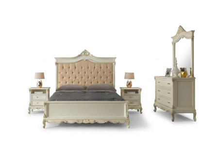 Ensemble de 5 pièces de mobilier de style baroque italien pour chambre à coucher : lit, buffet, tables de chevet.